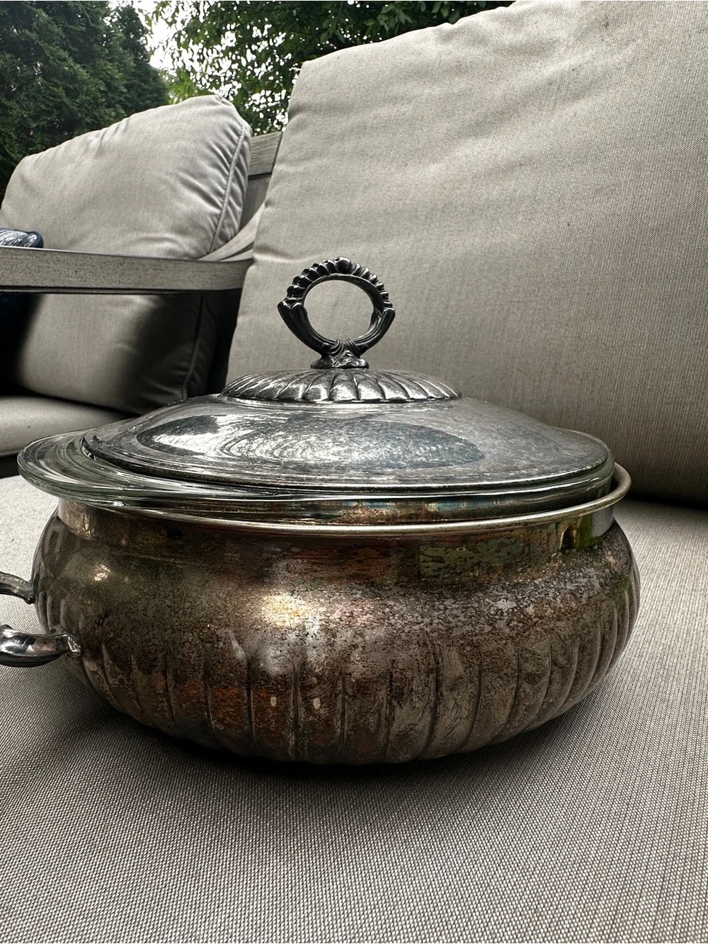 PYREX 024 Casserole 2 1/2 Qt With Silver Plate Cradle And Lid Vintage Antique